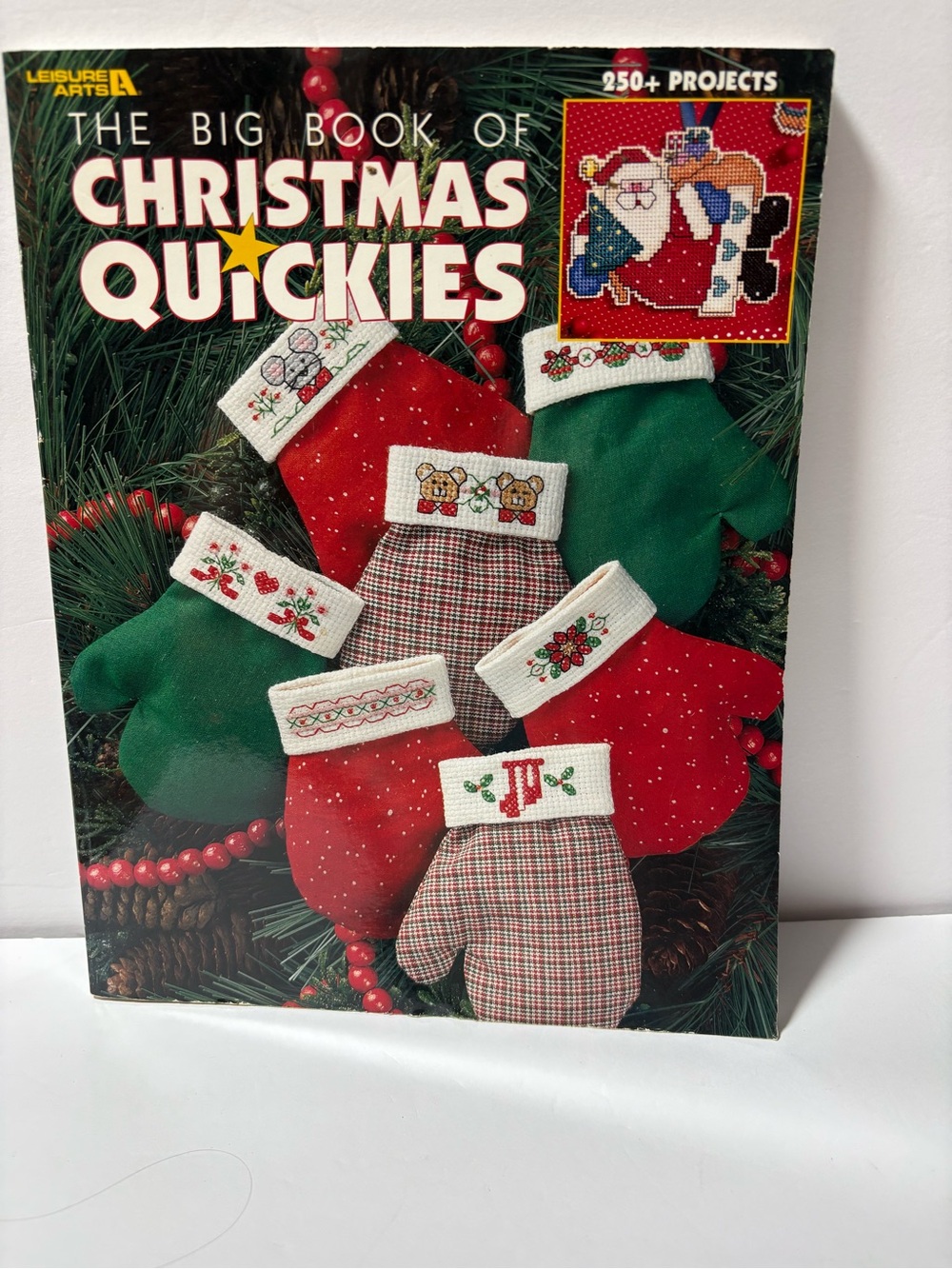 Leisure Arts The Big Book of Christmas Quickies - Red & Green Holiday Crafts